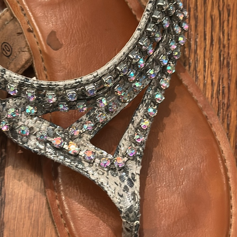Women’s Not Rated Sandals with Rhinestone Embellishments size 10 - Picture 2 of 8